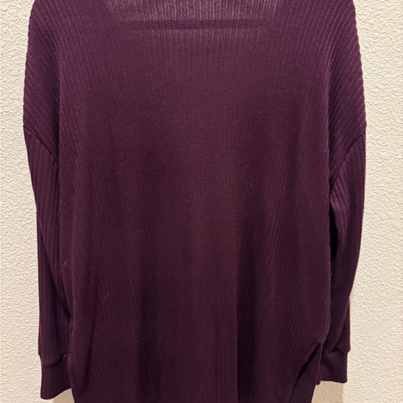 V-Neck Ribbed Knit Sweater - Picture 6 of 6